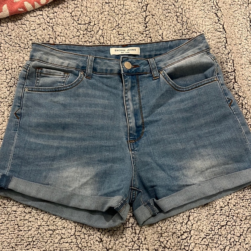NWOT encore jean shorts - stretchy